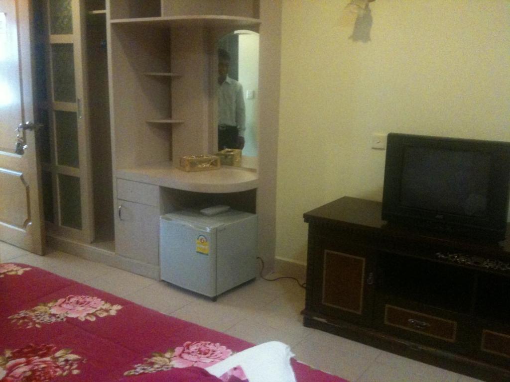 ホテルChhne Chulsa シアヌークビル 部屋 写真